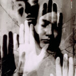 Y por mirarlo todo, nada veía