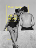 Vestida de corto